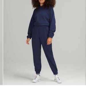 Lululemon Relaxed High-Rise Jogger
Night Sea
